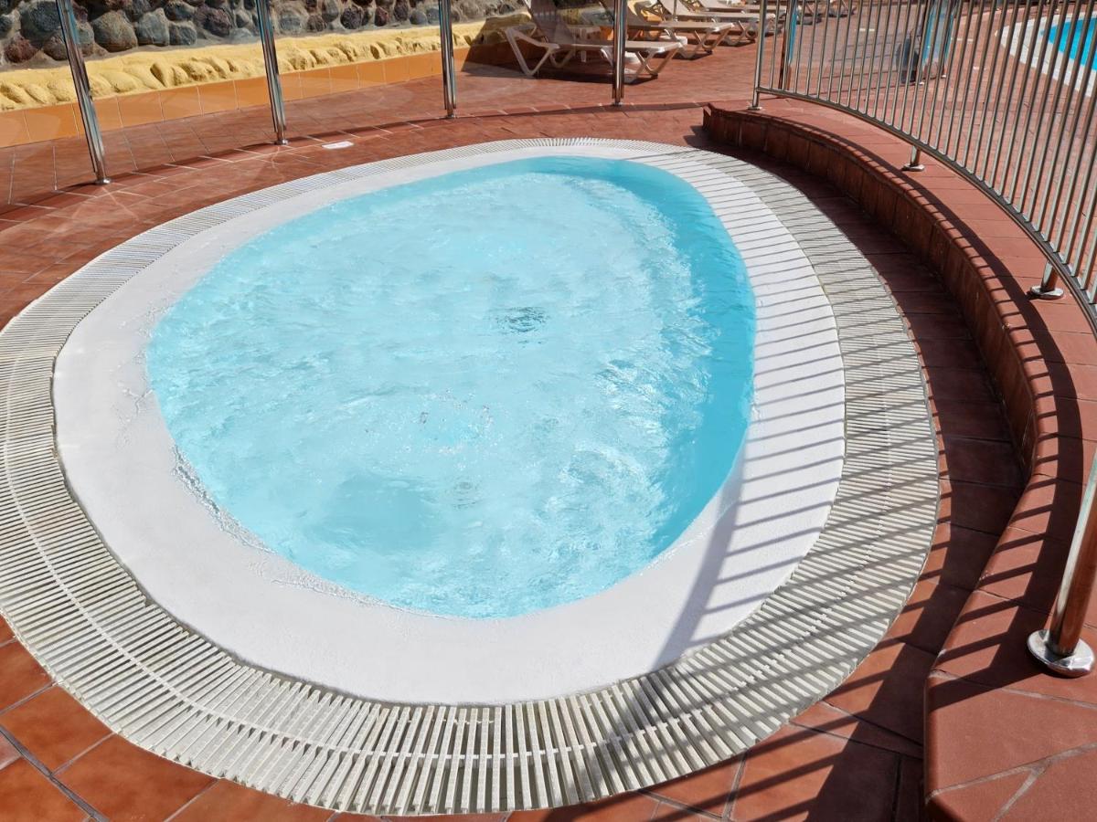 Ocean Front Cozy 2 Bedroom, 3 Beds Spacious- Netflix, Pool, Beach Lift & Fast Wifi Плайя-дель-Інглес Екстер'єр фото