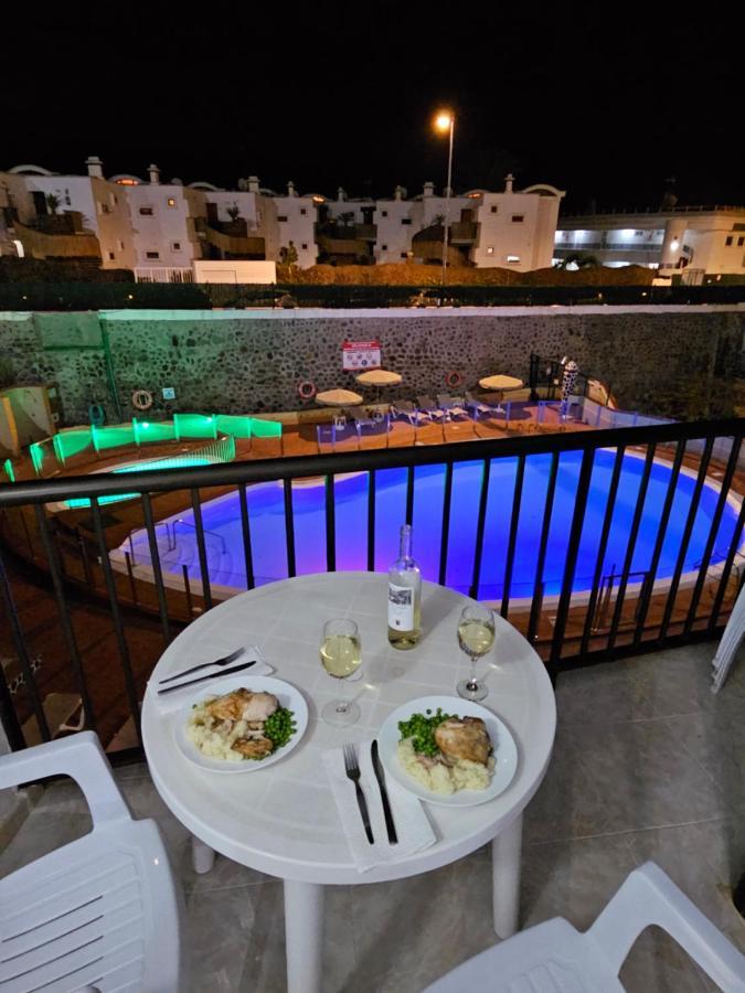 Ocean Front Cozy 2 Bedroom, 3 Beds Spacious- Netflix, Pool, Beach Lift & Fast Wifi Плайя-дель-Інглес Екстер'єр фото