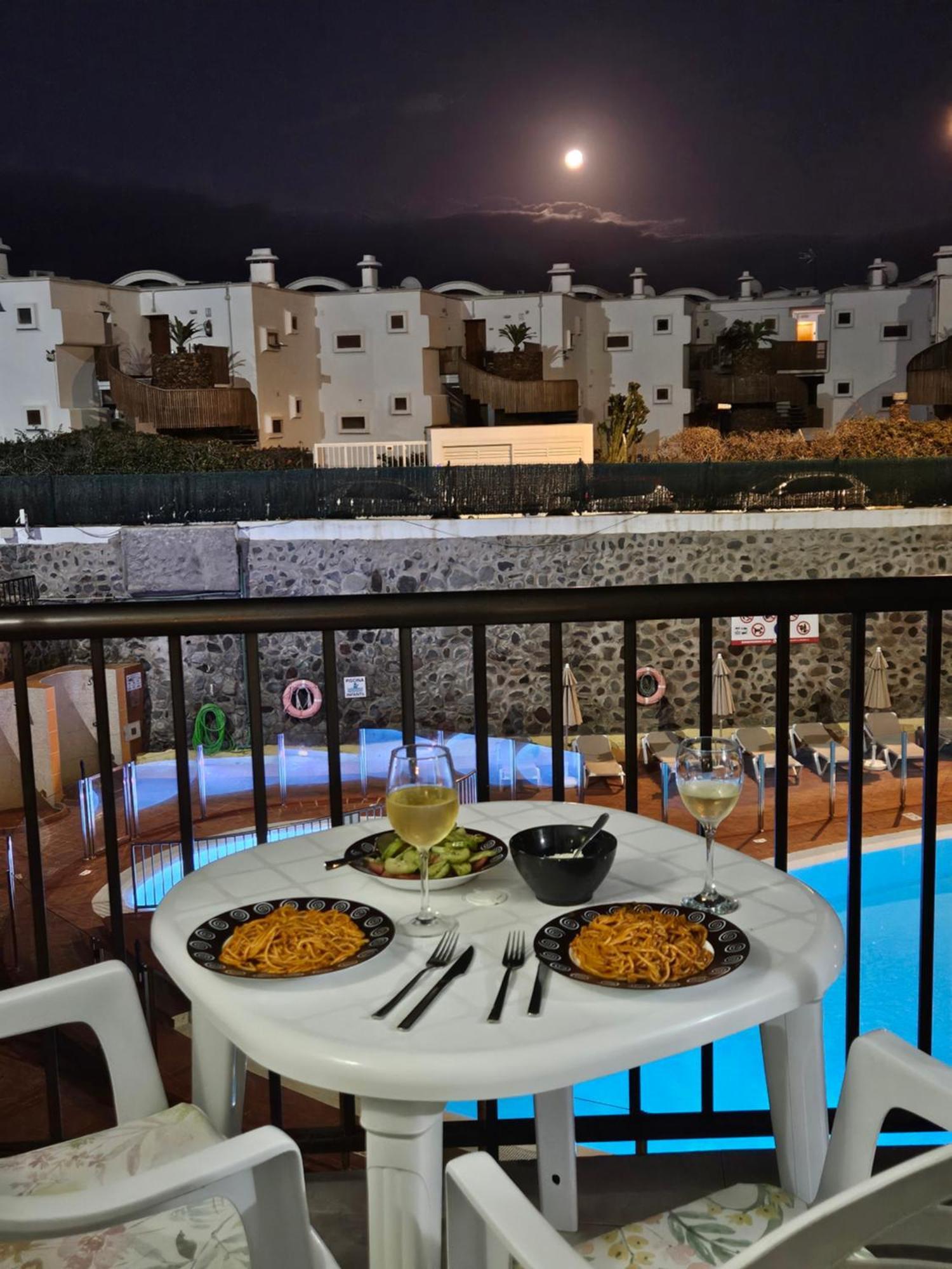Ocean Front Cozy 2 Bedroom, 3 Beds Spacious- Netflix, Pool, Beach Lift & Fast Wifi Плайя-дель-Інглес Екстер'єр фото